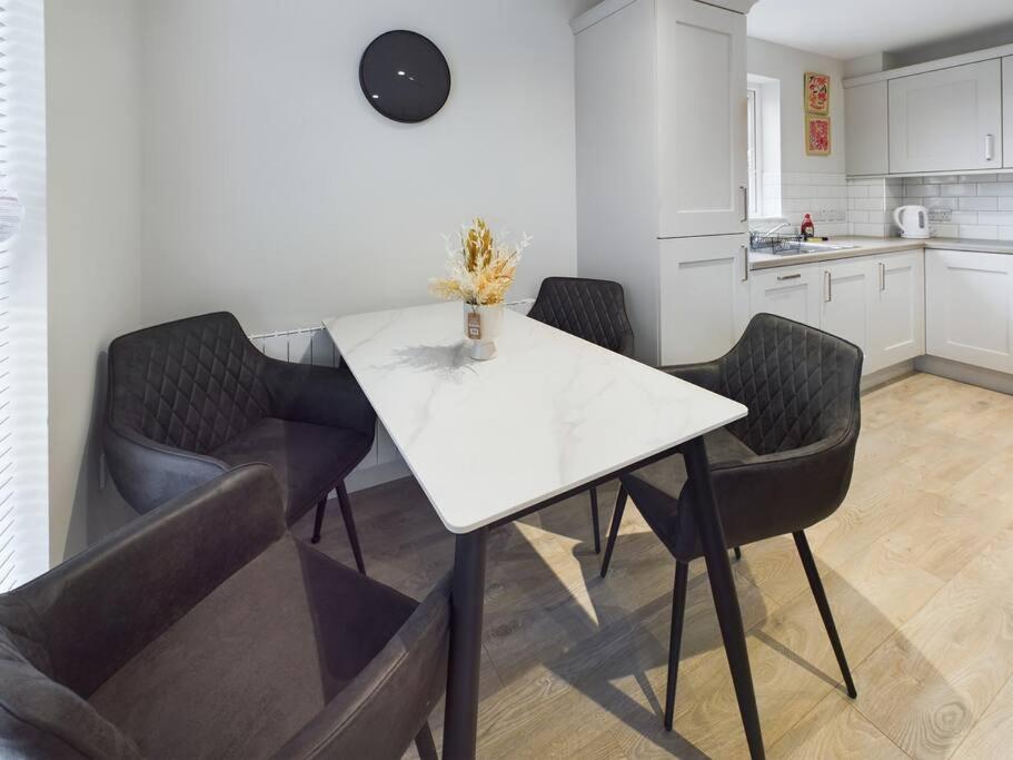 Contemporary 2-Bedroom Apartment Belfast Ngoại thất bức ảnh